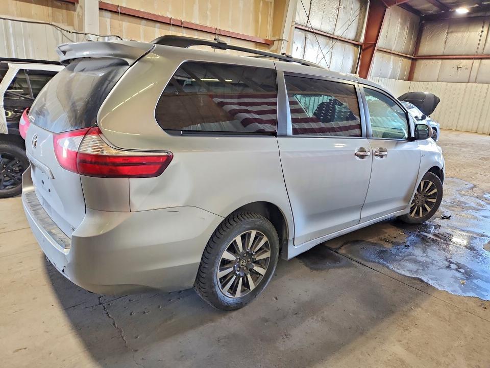 55655906 :رقم المزاد ، 5TDDZ3DC2JS201880 vin ، 2018 Toyota Sienna مزاد بيع