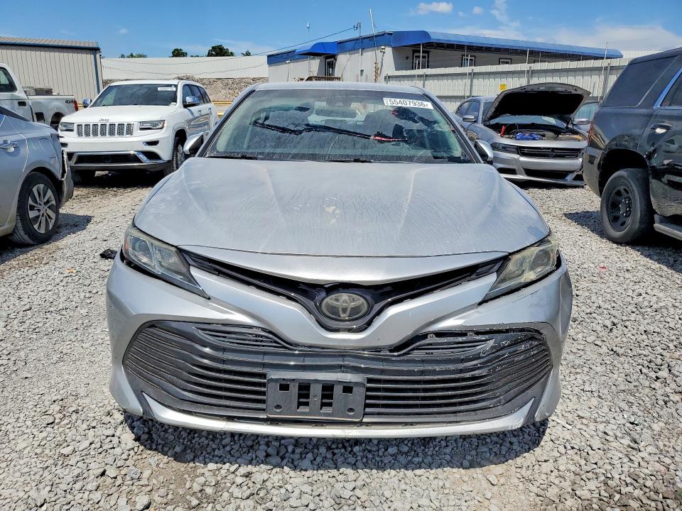 Продаж на аукціоні авто 2018 Toyota Camry, vin: 4T1B11HK9JU552880, номер лоту: 55407936