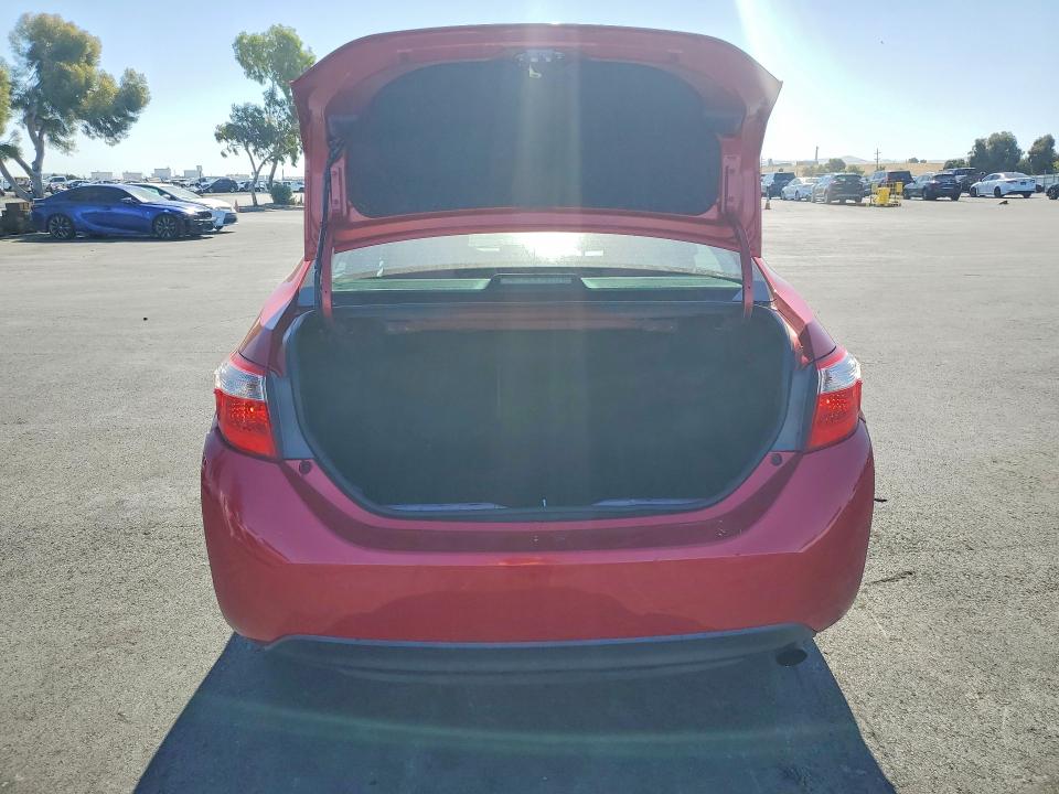 58305226 :رقم المزاد ، 2T1BURHE2FC387778 vin ، 2015 Toyota Corolla مزاد بيع
