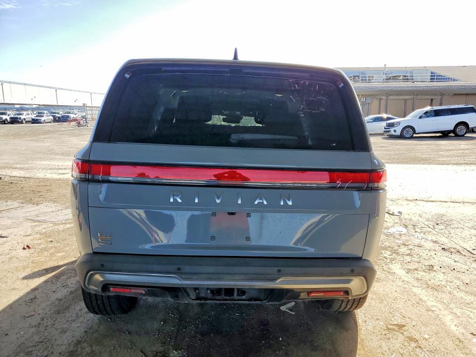 Продаж на аукціоні авто 2023 Rivian R1s, vin: 7PDSGABA2PN004010, номер лоту: 56442036