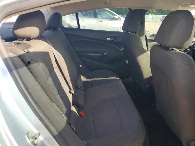56238916 :رقم المزاد ، 1G1BC5SM8J7155667 vin ، 2018 Chevrolet Cruze مزاد بيع