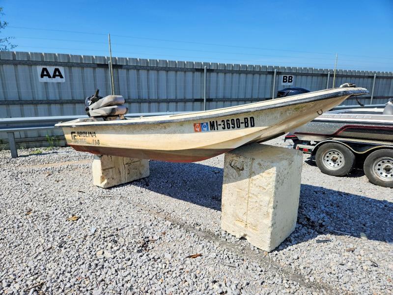 58359906 :رقم المزاد ، EKHJ4205H899 vin ، 1999 Carolina Classic Boat مزاد بيع