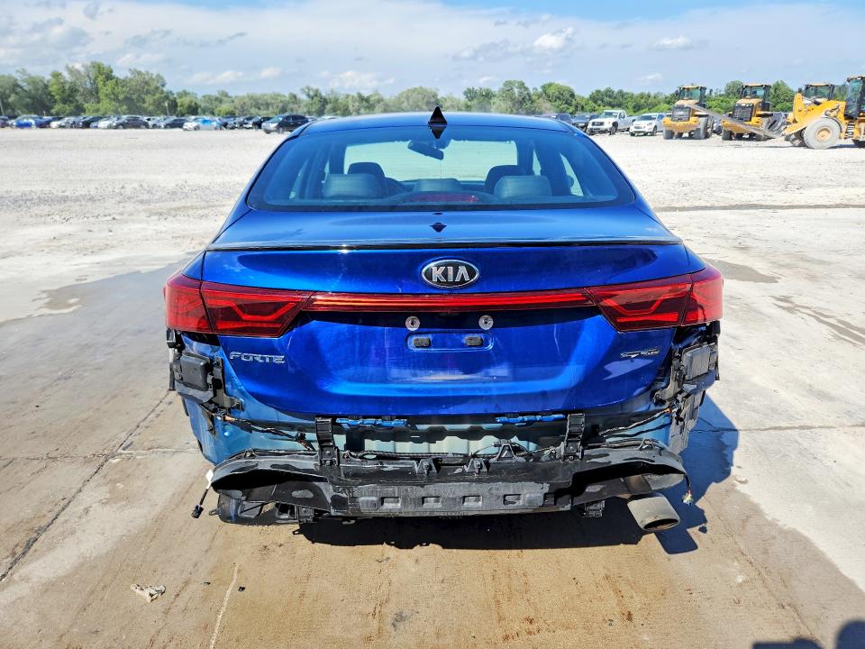 57421716 :رقم المزاد ، 3KPF34AD5ME375325 vin ، 2021 Kia Forte مزاد بيع