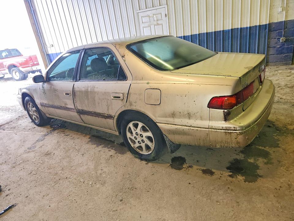 56769166 :رقم المزاد ، 4T1BF22K5YU950159 vin ، 2000 Toyota Camry مزاد بيع