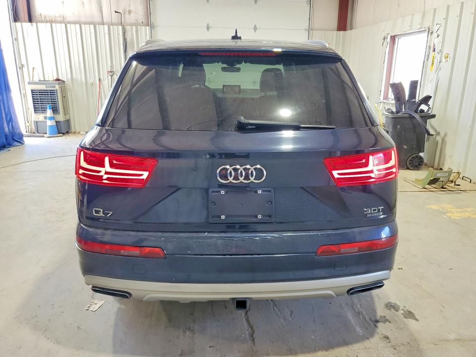 55885376 :رقم المزاد ، WA1VAAF79HD001921 vin ، 2017 Audi Q7 مزاد بيع