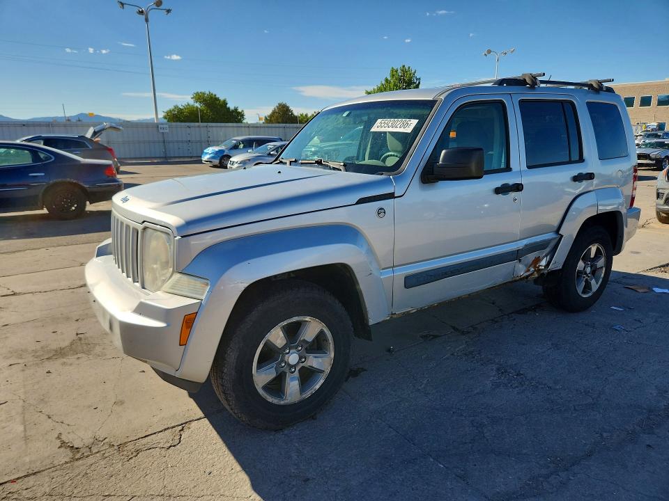 2008 Jeep Liberty მანქანა იყიდება აუქციონზე, vin: 1J8GN28K48W105885, აუქციონის ნომერი: 55930286