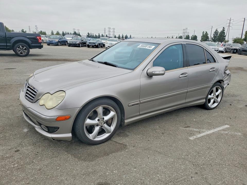 Auction sale of the 2006 Mercedes-benz C-class, vin: WDBRF52H06F755885, lot number: 56608156
