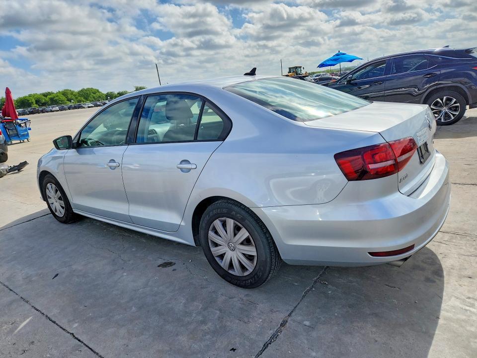 56472776 :رقم المزاد ، 3VW267AJ0GM261060 vin ، 2016 Volkswagen Jetta مزاد بيع