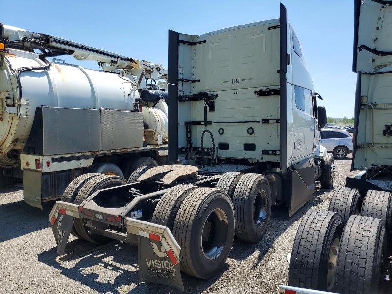 53051716 :رقم المزاد ، 4V4BC9EH2TN698884 vin ، 2026 Volvo Vnl (4) مزاد بيع