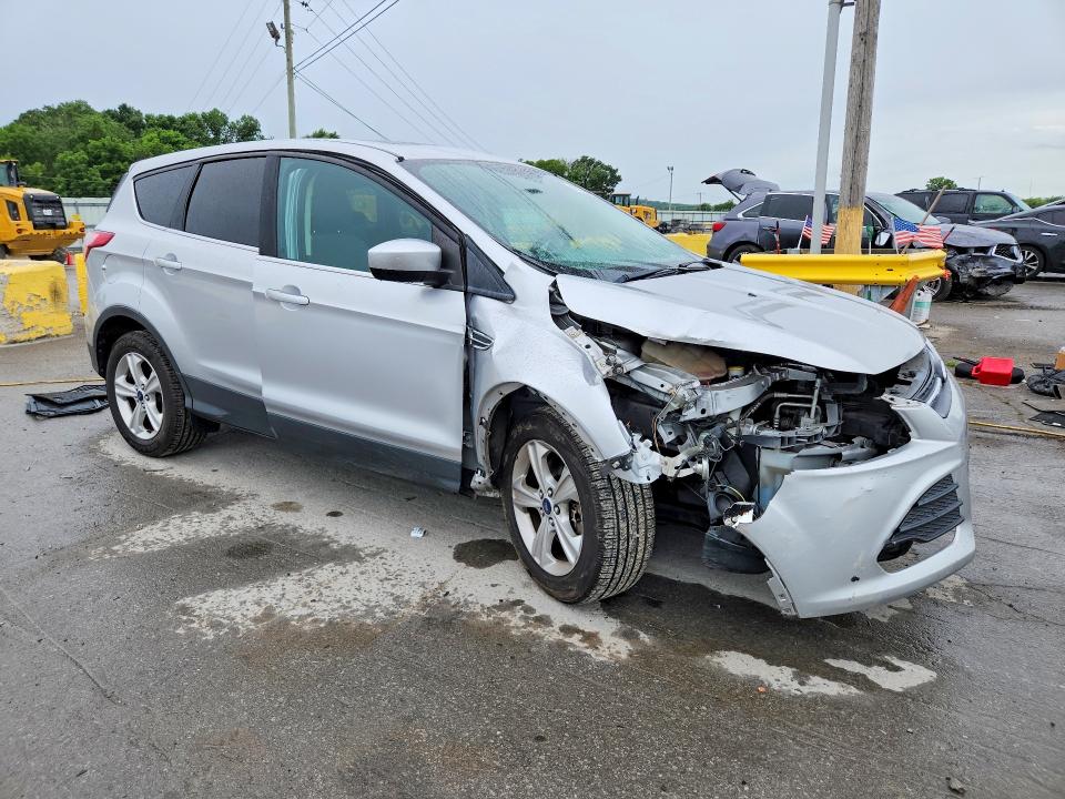 57231636 :رقم المزاد ، 1FMCU0G97FUA93098 vin ، 2015 Ford Escape مزاد بيع