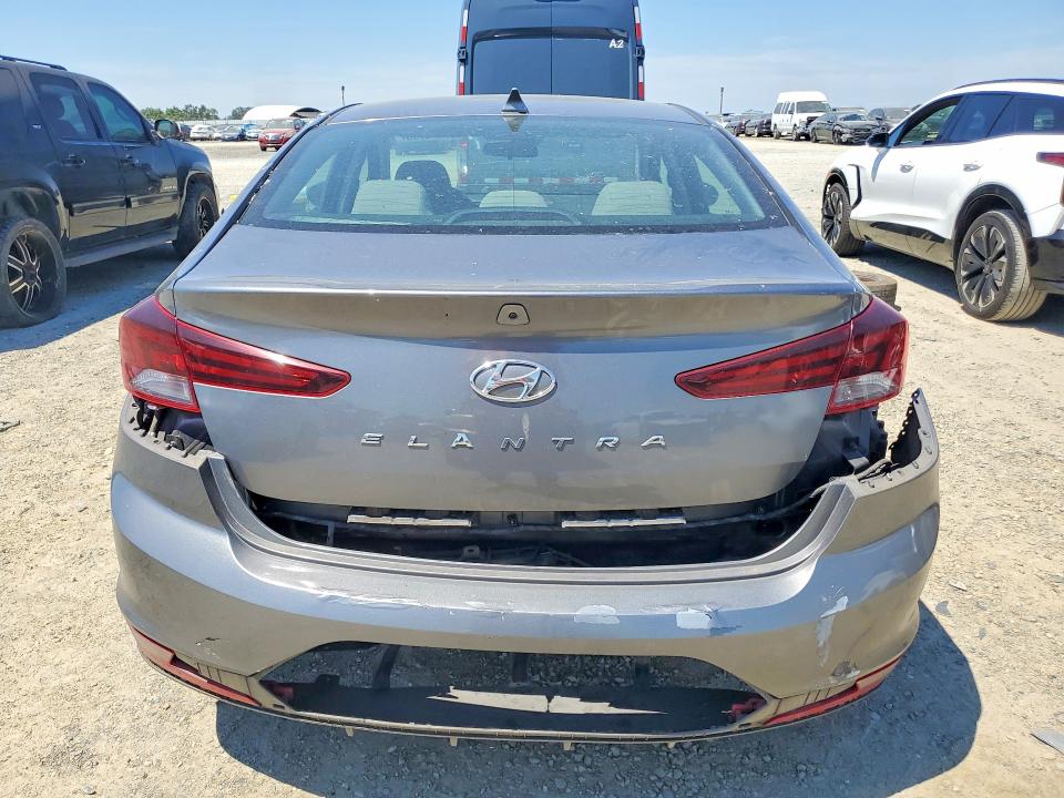 57699766 :رقم المزاد ، 5NPD84LF8KH409368 vin ، 2019 Hyundai Elantra مزاد بيع