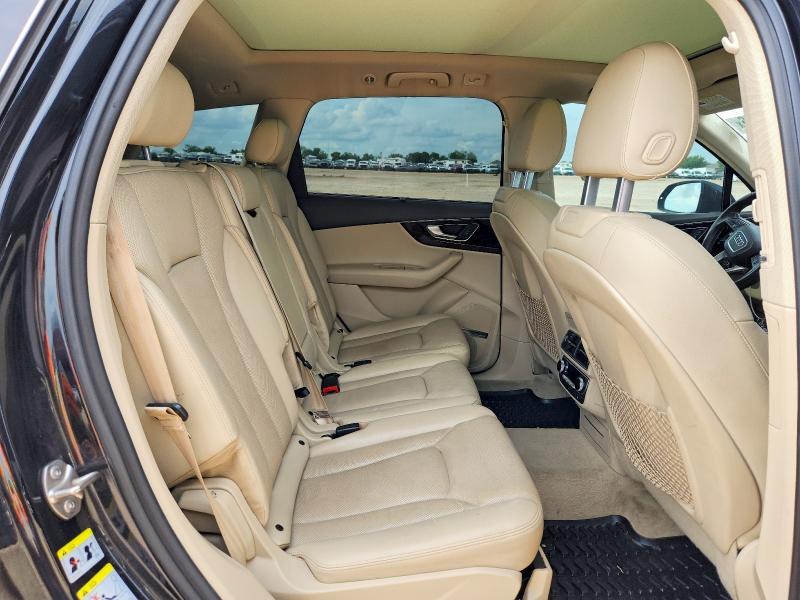 56168556 :رقم المزاد ، WA1VAAF71HD020947 vin ، 2017 Audi Q7 مزاد بيع