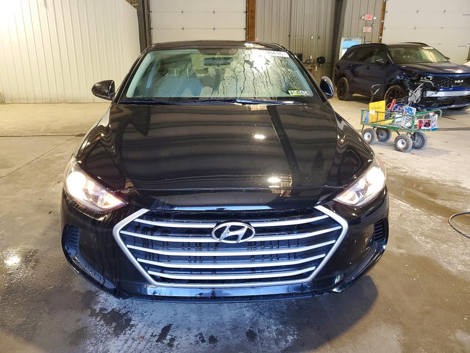 55690416 :رقم المزاد ، 5NPD74LF7HH050042 vin ، 2017 Hyundai Elantra مزاد بيع