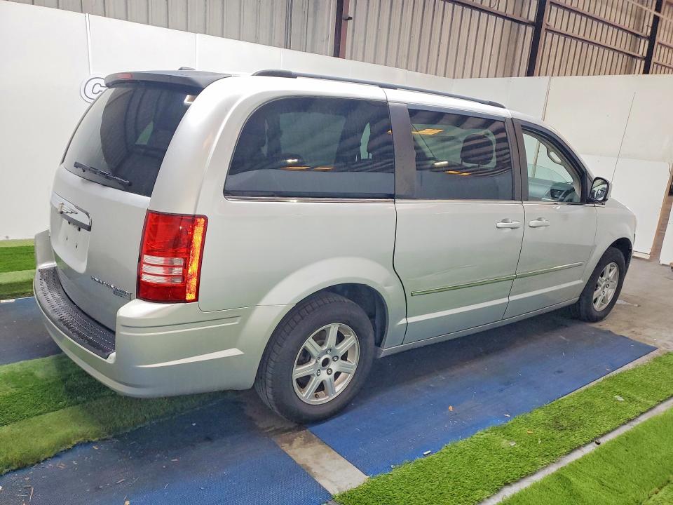 58885736 :رقم المزاد ، 2A4RR8D13AR386865 vin ، 2010 Chrysler Town & Country مزاد بيع