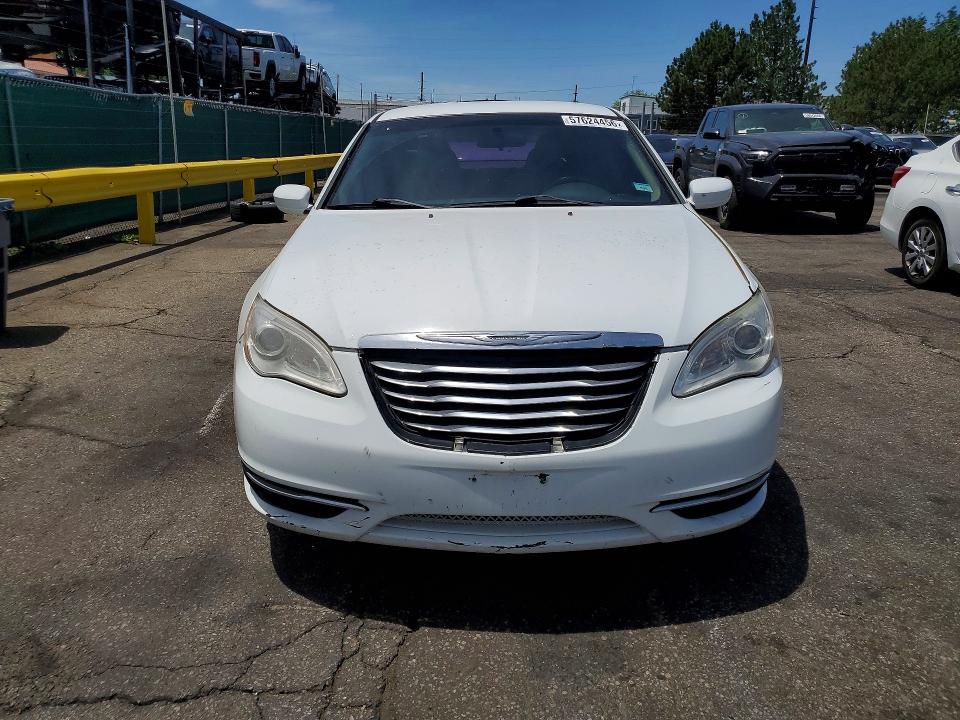Продажа на аукционе авто 2013 Chrysler 200, vin: 1C3CCBAB1DN647357, номер лота: 57624456