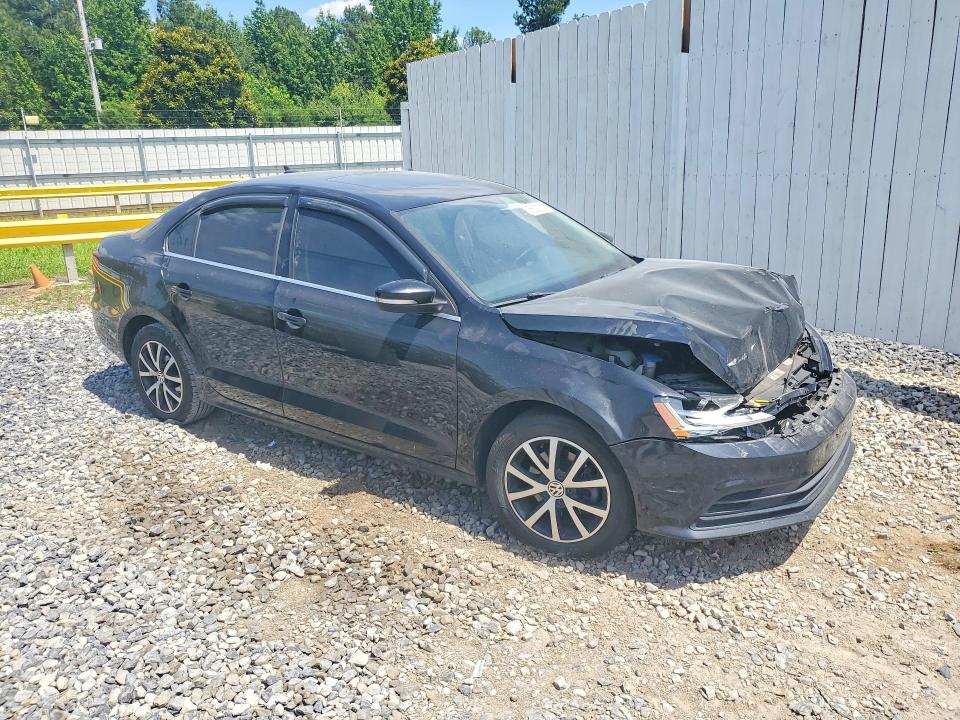 56237286 :رقم المزاد ، 3VWDB7AJ2HM347704 vin ، 2017 Volkswagen Jetta مزاد بيع