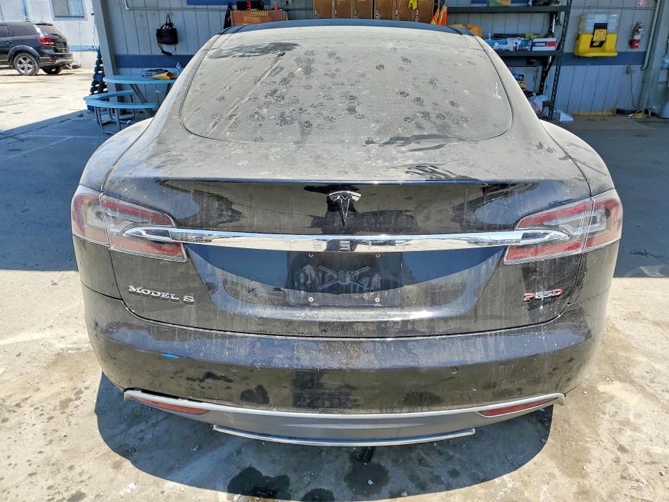 58910786 :رقم المزاد ، 5YJSA1H40FF086875 vin ، 2015 Tesla Model S مزاد بيع