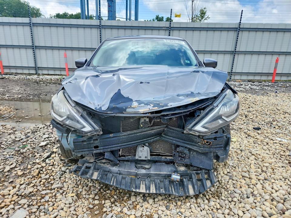 51825146 :رقم المزاد ، 3N1AB7AP7JY303371 vin ، 2018 Nissan Sentra مزاد بيع