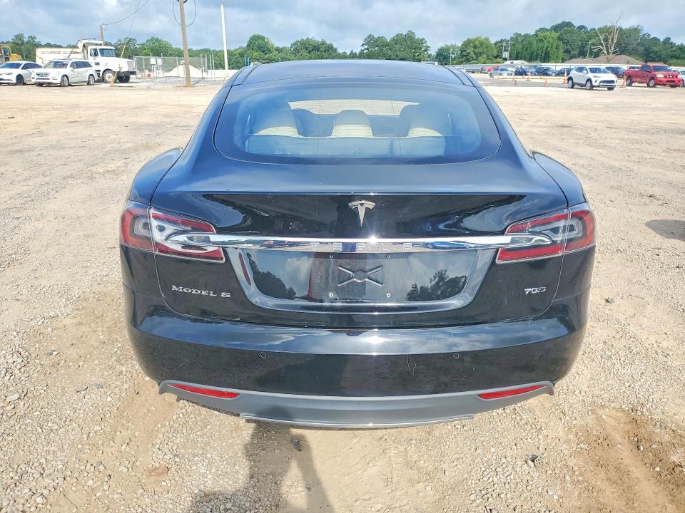 57892866 :رقم المزاد ، 5YJSA1E2XFF112806 vin ، 2015 Tesla Model S مزاد بيع