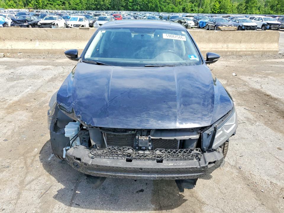 59087586 :رقم المزاد ، 1VWLA7A38KC009085 vin ، 2019 Volkswagen Passat مزاد بيع