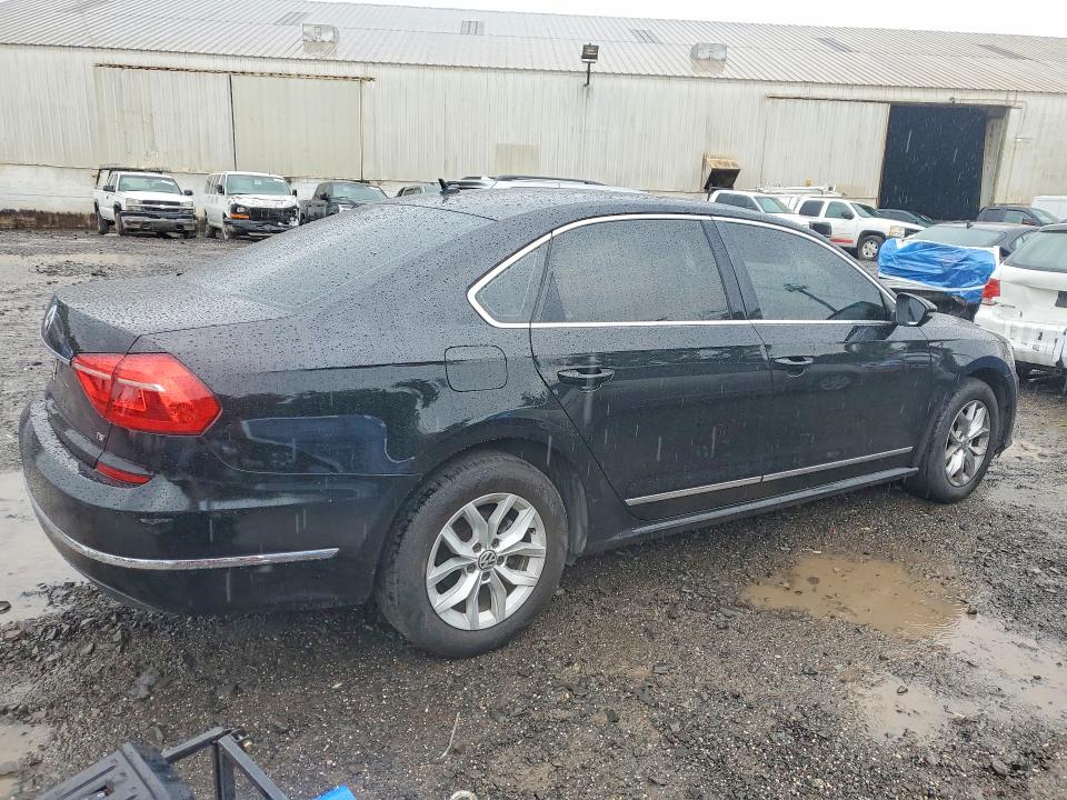 Продажа на аукционе авто 2016 Volkswagen Passat, vin: 1VWAT7A38GC011282, номер лота: 57882686