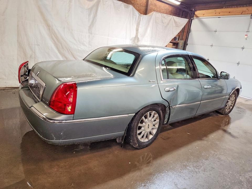 2006 Lincoln Town Car მანქანა იყიდება აუქციონზე, vin: 1LNHM81V46Y624325, აუქციონის ნომერი: 55762996