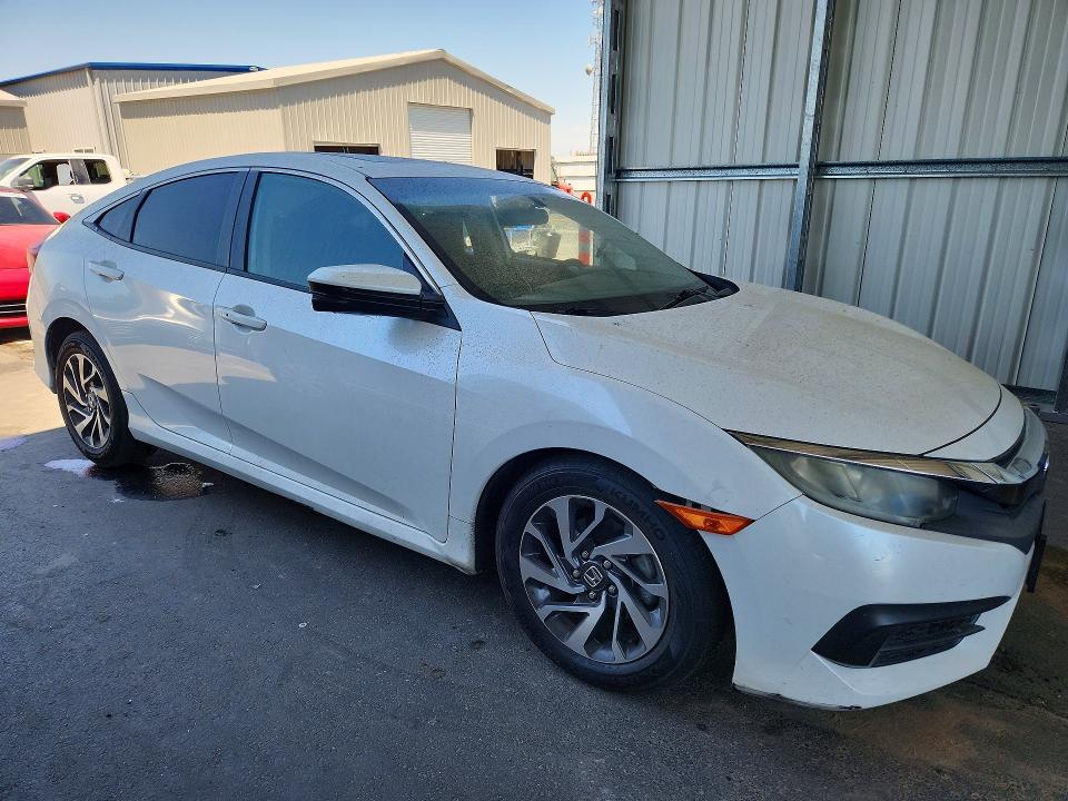 56550686 :رقم المزاد ، 19XFC2F78HE211399 vin ، 2017 Honda Civic مزاد بيع