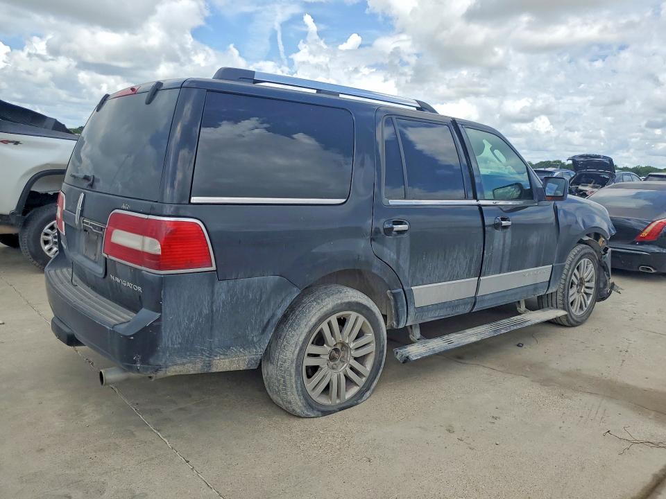 56807116 :رقم المزاد ، 5LMFU275X8LJ03327 vin ، 2008 Lincoln Navigator مزاد بيع
