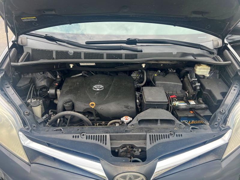 58391086 :رقم المزاد ، 5TDKZ3DC7JS903233 vin ، 2018 Toyota Sienna مزاد بيع