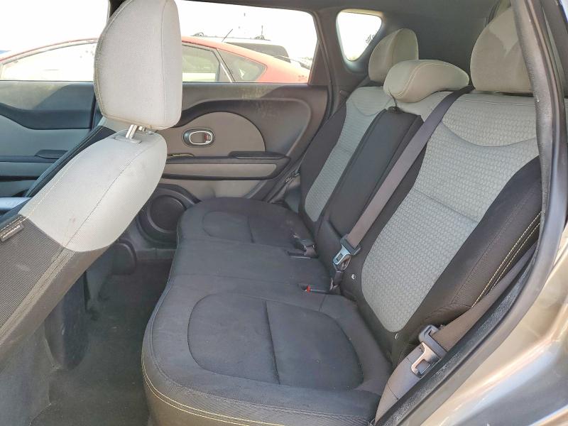 2015 Kia Soul მანქანა იყიდება აუქციონზე, vin: KNDJP3A57F7202958, აუქციონის ნომერი: 58744036