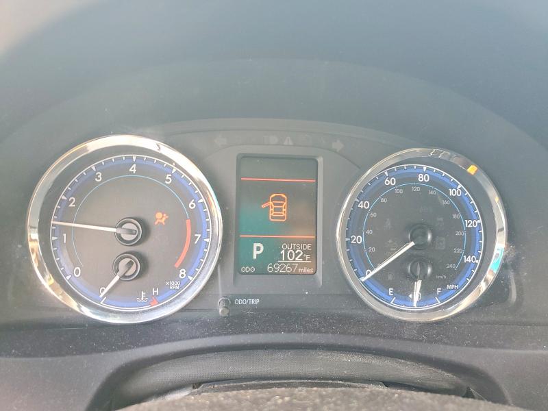 57305886 :رقم المزاد ، 5YFBURHE7JP830810 vin ، 2018 Toyota Corolla مزاد بيع