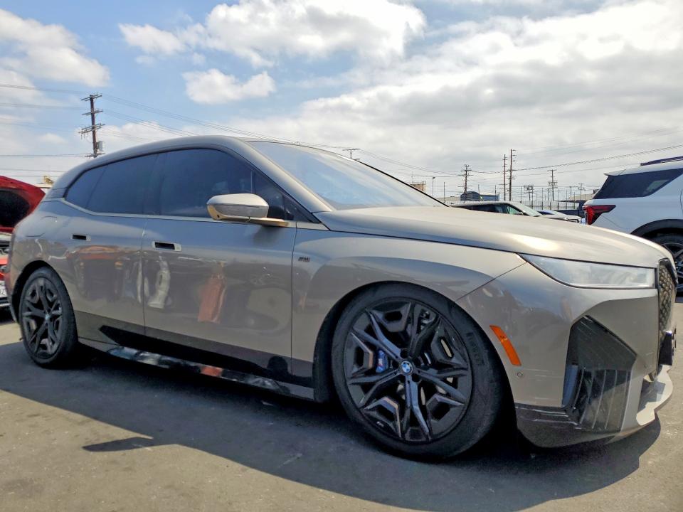 59163296 :رقم المزاد ، WB533CF01PCM04541 vin ، 2023 Bmw Ix مزاد بيع