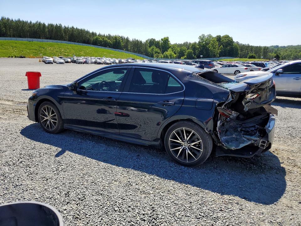 56318816 :رقم المزاد ، 4T1G11AK5MU462176 vin ، 2021 Toyota Camry مزاد بيع