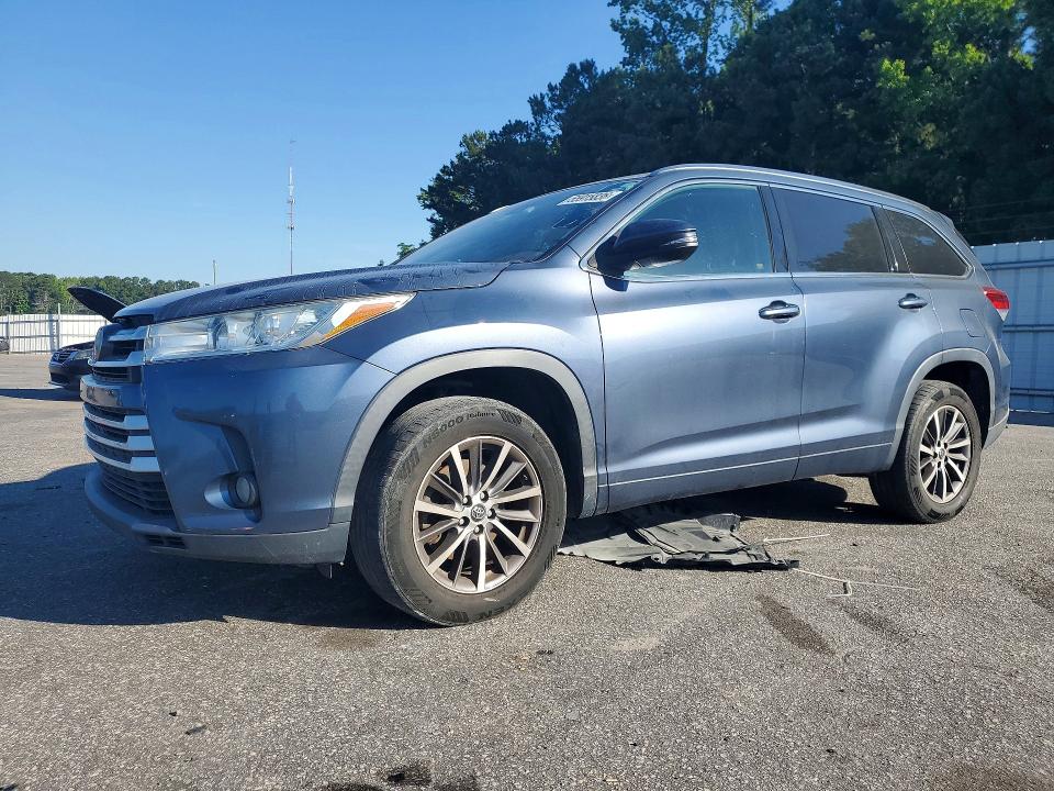 55915836 :رقم المزاد ، 5TDKZRFH7JS280711 vin ، 2018 Toyota Highlander مزاد بيع