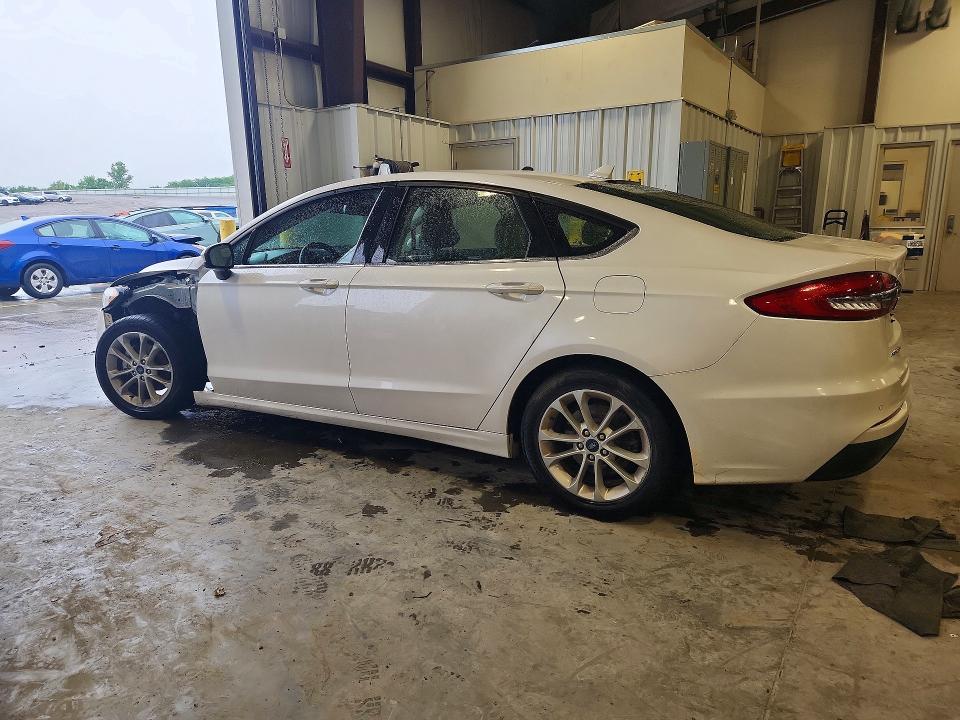 56439566 :رقم المزاد ، 3FA6P0HD3KR229407 vin ، 2019 Ford Fusion مزاد بيع
