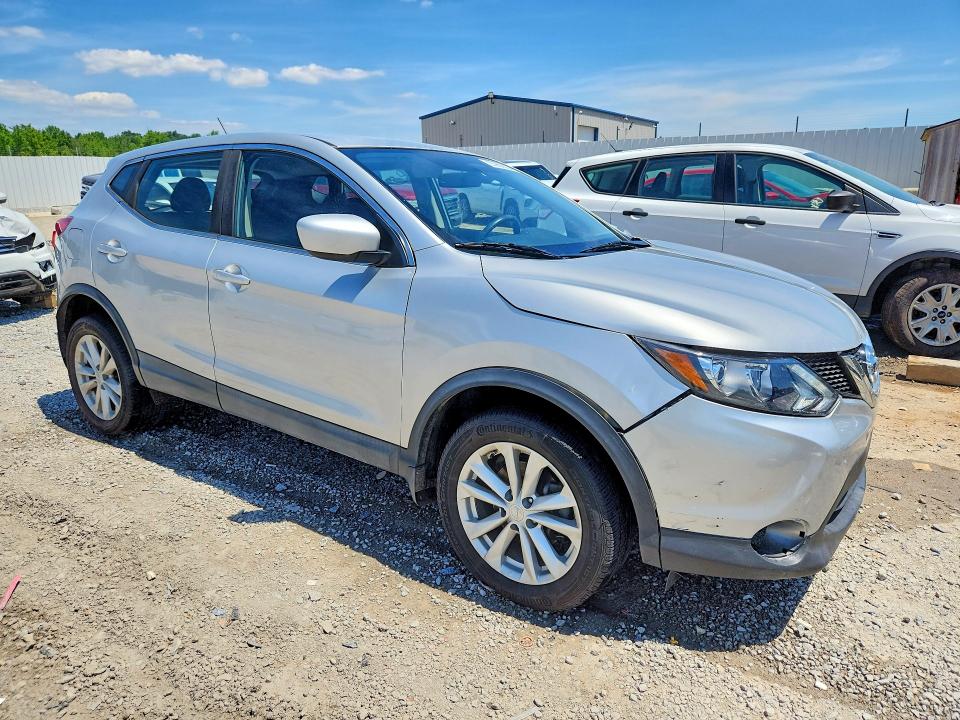 55968826 :رقم المزاد ، JN1BJ1CR4HW129084 vin ، 2017 Nissan Rogue Sport مزاد بيع