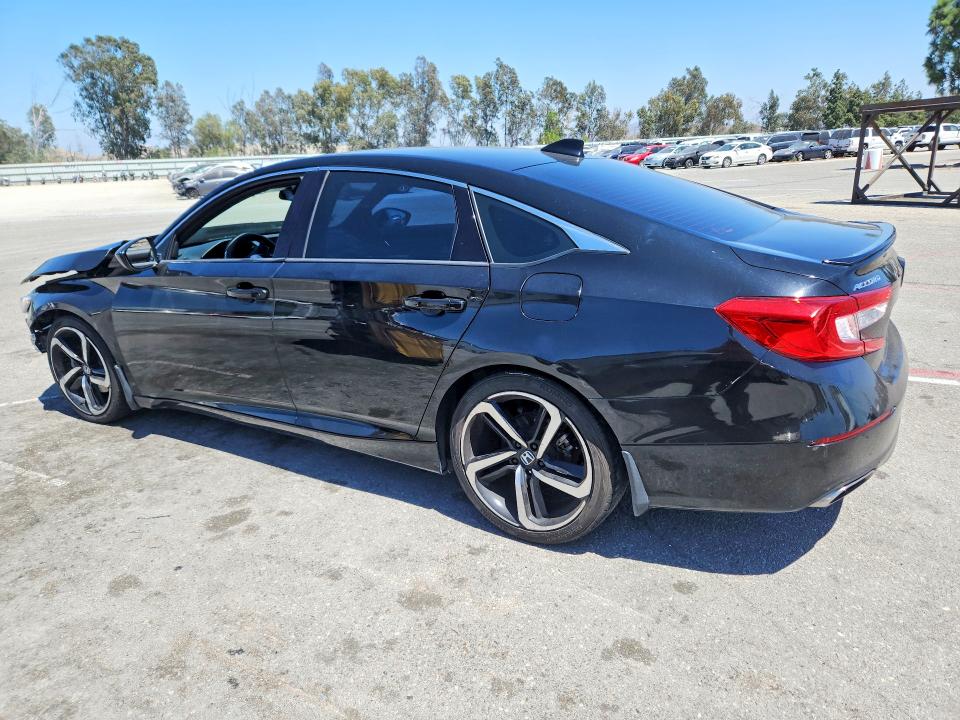56189016 :رقم المزاد ، 1HGCV1F34JA092121 vin ، 2018 Honda Accord مزاد بيع