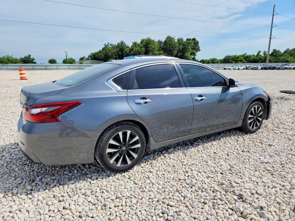 56840836 :رقم المزاد ، 1N4AL3AP7JC281065 vin ، 2018 Nissan Altima مزاد بيع