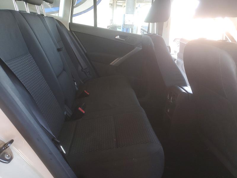 57956486 :رقم المزاد ، WVGAV7AX9AW001295 vin ، 2010 Volkswagen Tiguan مزاد بيع