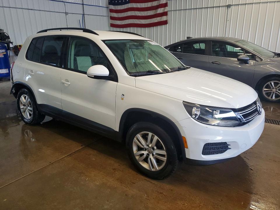 2017 Volkswagen Tiguan მანქანა იყიდება აუქციონზე, vin: WVGAV7AX2HK030803, აუქციონის ნომერი: 55713666