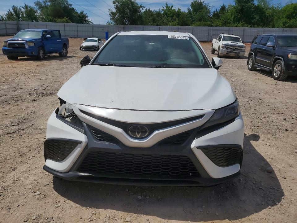 2022 Toyota Camry მანქანა იყიდება აუქციონზე, vin: 4T1G11BK3NU069972, აუქციონის ნომერი: 55755086