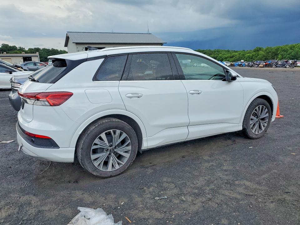 55822856 :رقم المزاد ، WA1ACBFZ9RP003295 vin ، 2024 Audi Q4 E-tron مزاد بيع