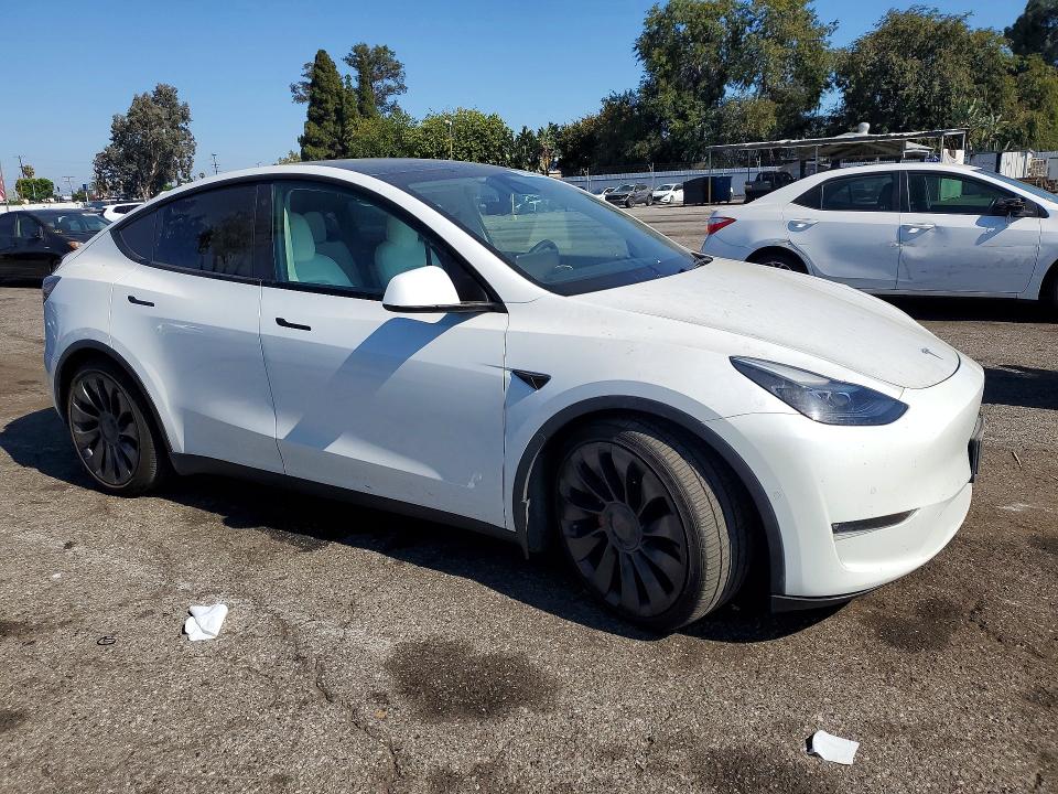 Продажа на аукционе авто 2021 Tesla Model Y, vin: 5YJYGDEF4MF240078, номер лота: 57253406