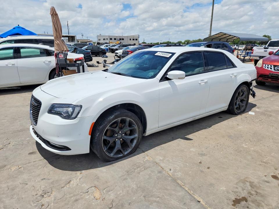 2021 Chrysler 300 მანქანა იყიდება აუქციონზე, vin: 2C3CCABG1MH626330, აუქციონის ნომერი: 57046666