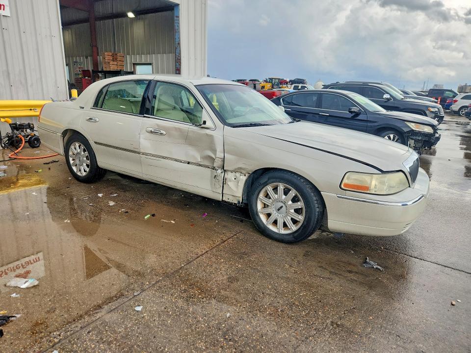 57414096 :رقم المزاد ، 1LNHM82V96Y620737 vin ، 2006 Lincoln Town Car مزاد بيع
