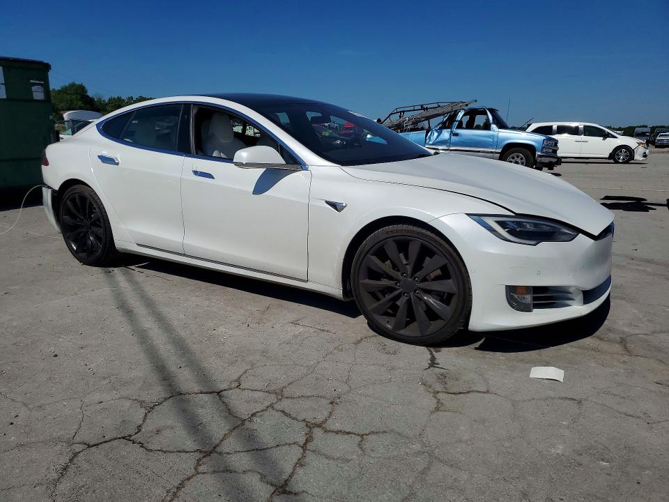 Продажа на аукционе авто 2017 Tesla Model S, vin: 5YJSA1E22HF222347, номер лота: 55781946
