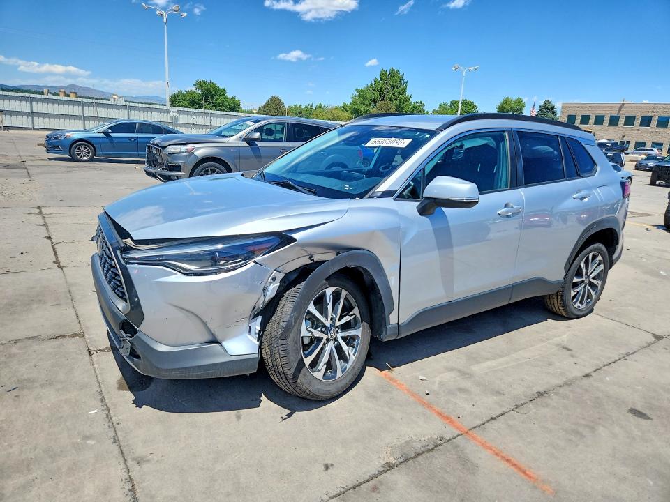 2022 Toyota Corolla Cross მანქანა იყიდება აუქციონზე, vin: 7MUEAABG0NV018477, აუქციონის ნომერი: 56868096