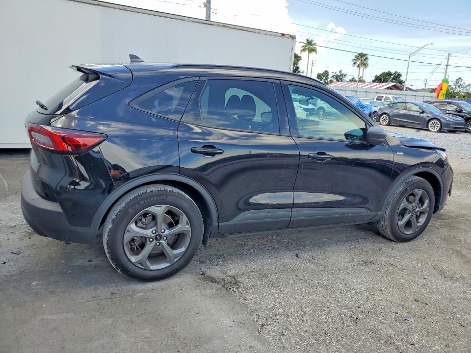 58742296 :رقم المزاد ، 1FMCU0MN2SUA15078 vin ، 2025 Ford Escape مزاد بيع
