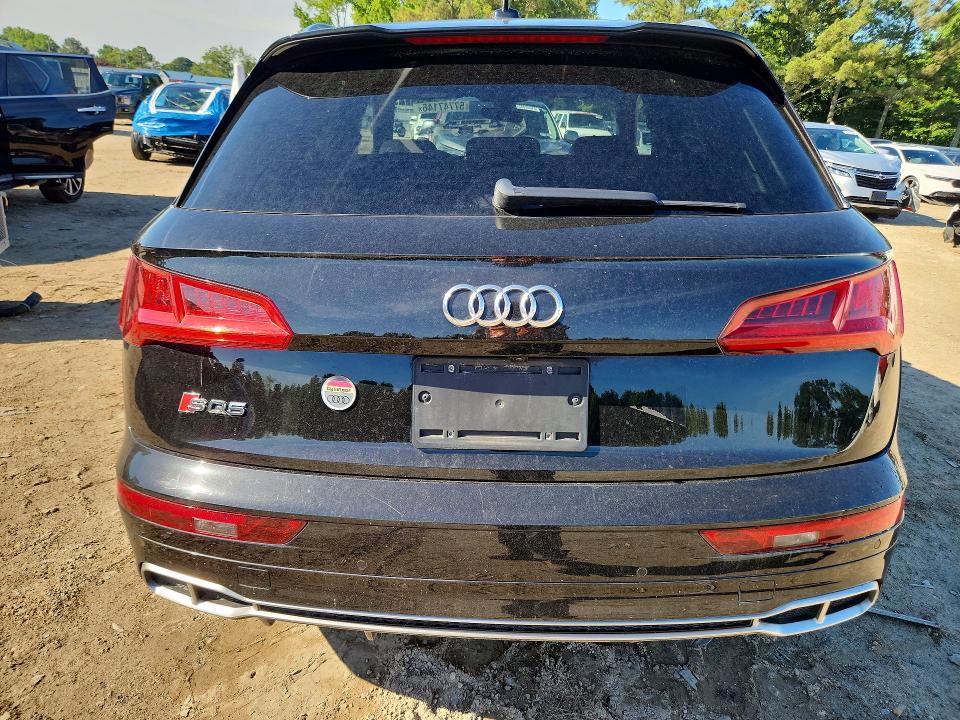 57747146 :رقم المزاد ، WA1C4AFY7J2121077 vin ، 2018 Audi Sq5 مزاد بيع