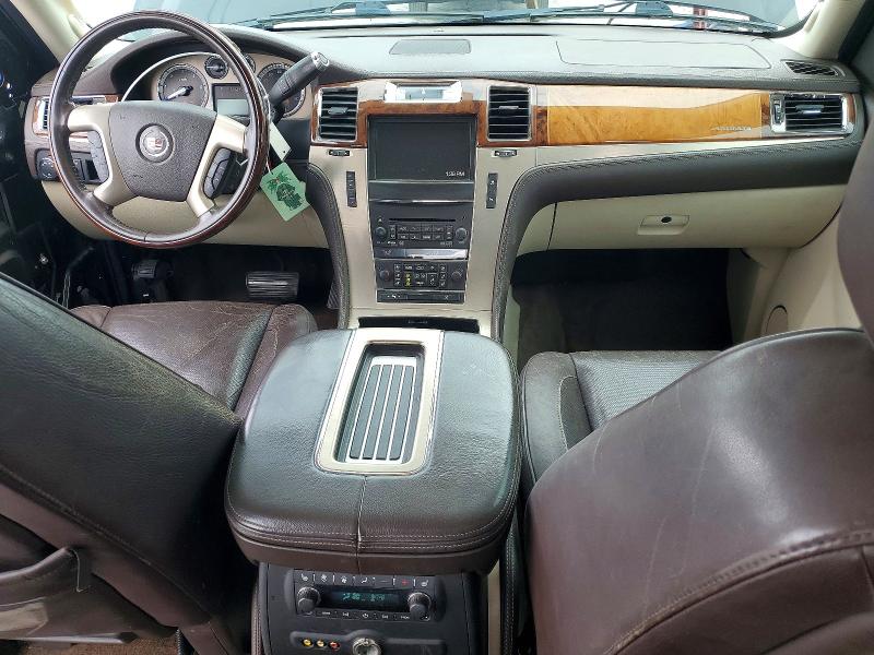 2011 Cadillac Escalade მანქანა იყიდება აუქციონზე, vin: 1GYS4DEF8BR161870, აუქციონის ნომერი: 58232506